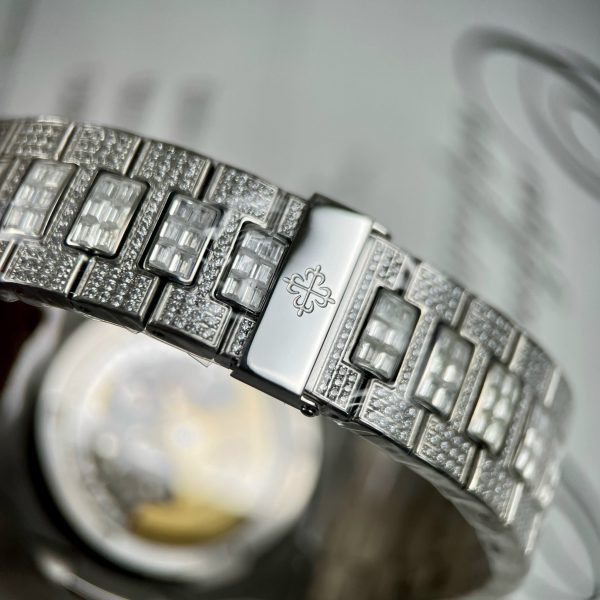 Patek Philippe Nautilus 5719G Full Diamonds Swarovski Replica 1:1 40mm