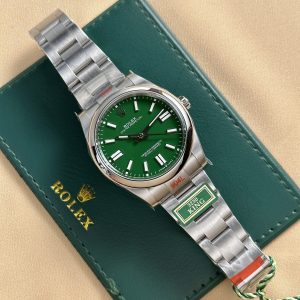 Rolex Oyster Perpetual 124300 Replica Watch Green Dial King Factory 41mm (1)