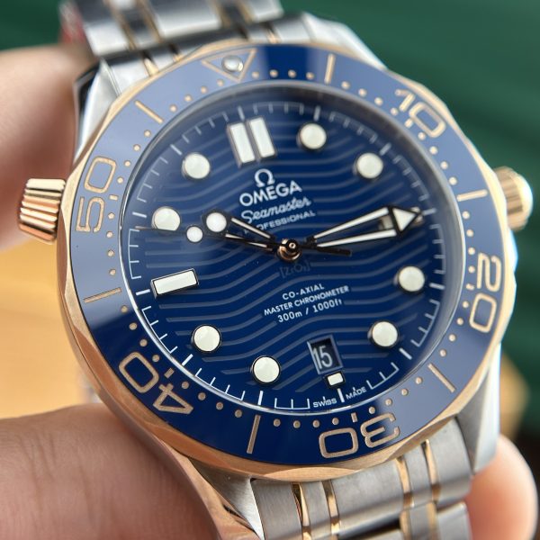 Omega Seamaster Diver 300M Replica Watches Blue Dial VS Factory (9)