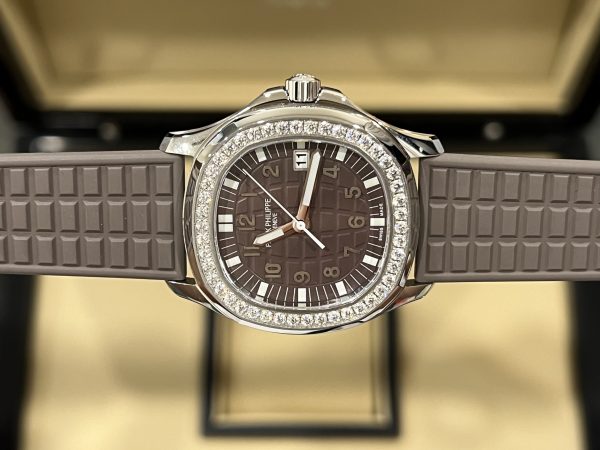 Patek Philippe Aquanaut 5067A Replica Watches Gray Color (5)