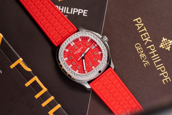 Patek Philippe Aquanaut 5067G Replica Watches Red Rubber (4)