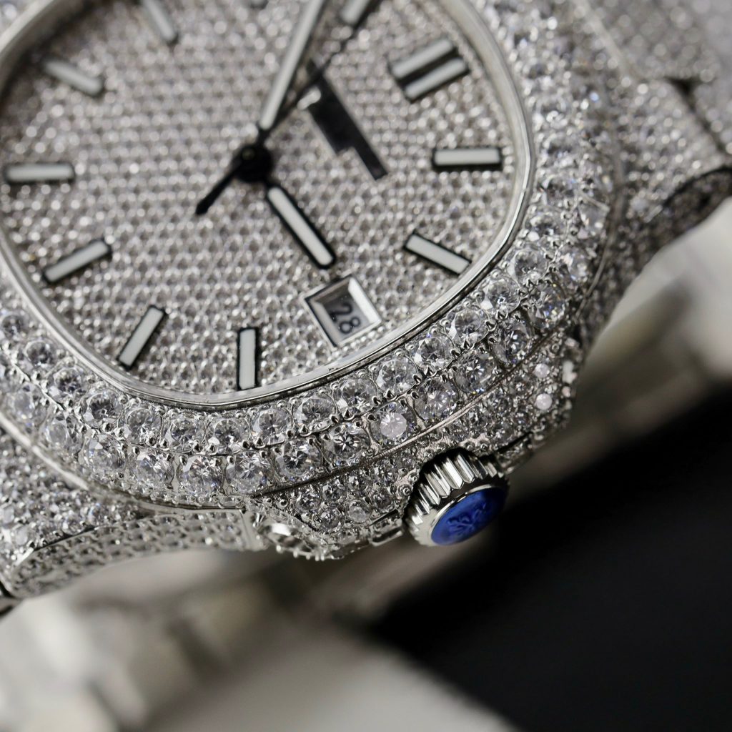 Patek Philippe Nautilus 5719 Full Diamonds Swarovski Best Replica 40mm (8)