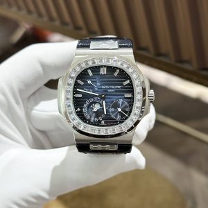 Patek Philippe Nautilus 5724G Replica Watches Blue GR Factory 40mm (2)