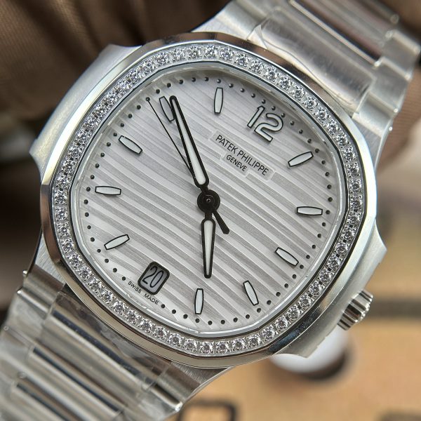 Patek Philippe Nautilus 7118 Replica Watches Diamonds White Dial 3K (1)