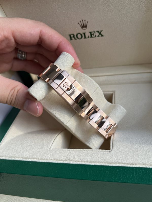 Rolex Daytona Rainbow Custom Diamonds Moissanite 18K Gold Wrapped TW 40mm (2)