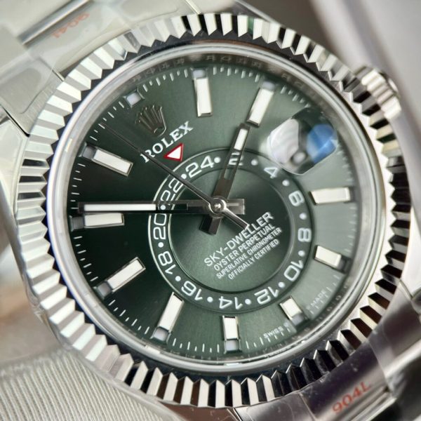 Rolex Sky-Dweller 336934 Replica Watch Green Dial Oyster Strap 42mm (1)