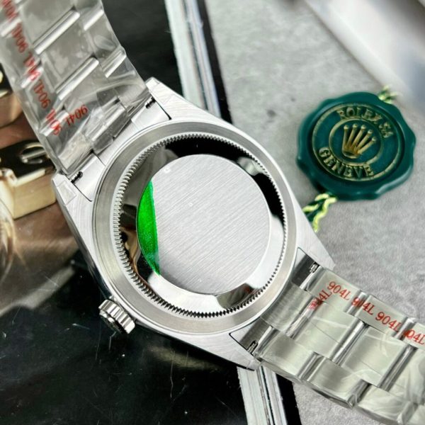 Rolex Sky-Dweller 336934 Replica Watch Green Dial Oyster Strap 42mm (8)