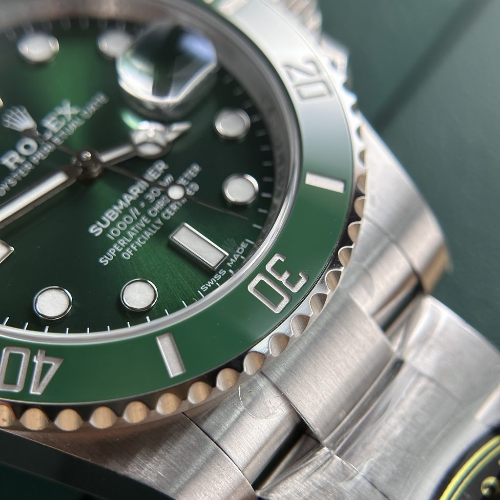 Rolex Submariner 116610LN Hulk Replica Watches Clean Factory 40mm (1)