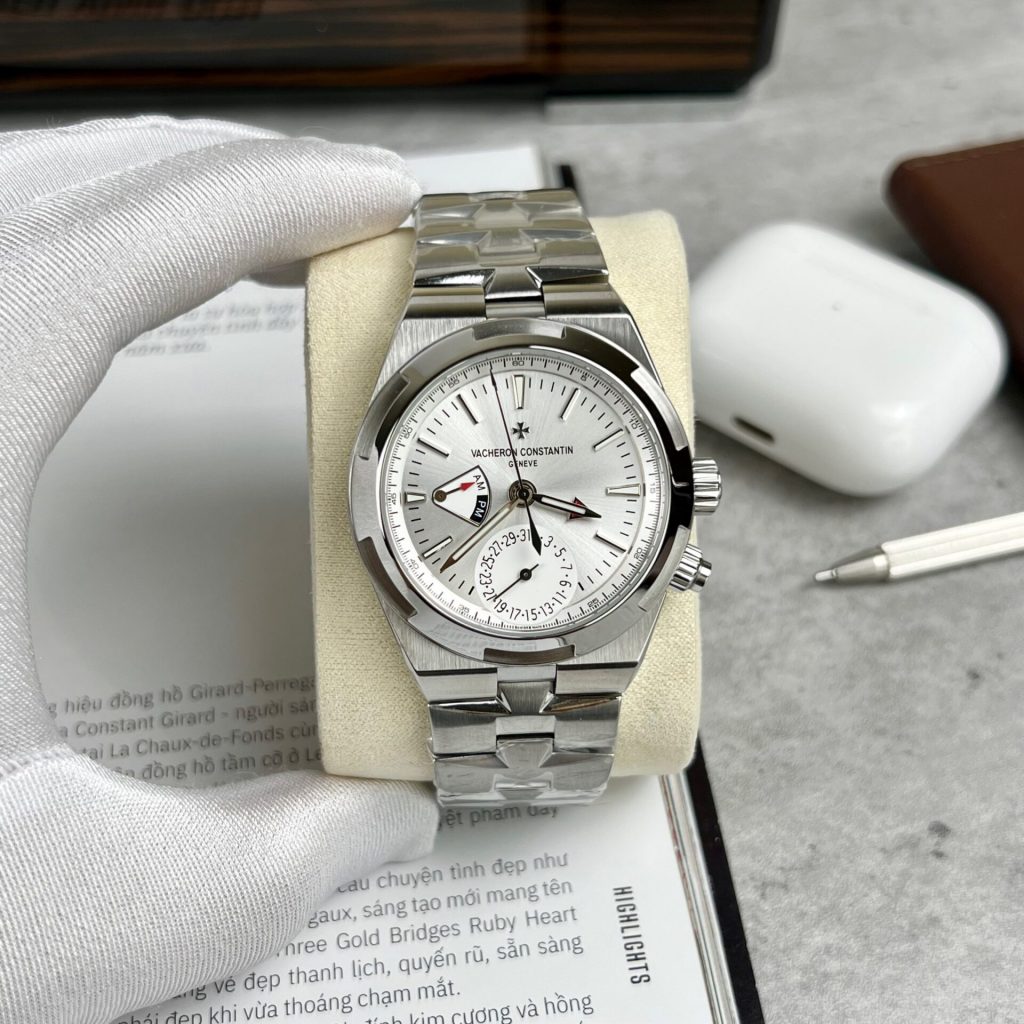 Vacheron Constantin Overseas Dual Time 7900V White Replica Watches 41mm (1)