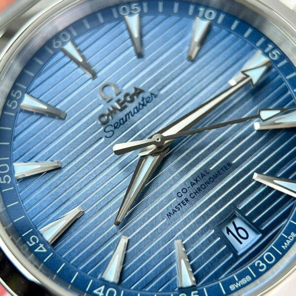 Omega Seamaster Ice Blue Replica Watches VS Factory (4)