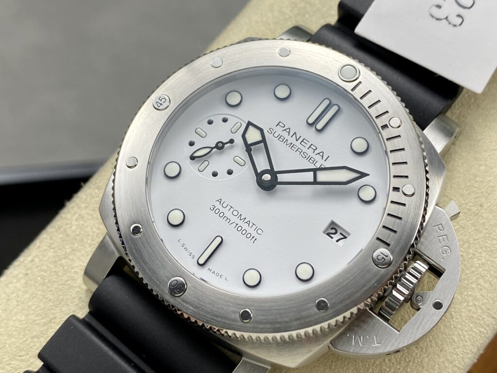 Panerai Submersible Bianco PAM02223 Replica Watches VS Factory 42mm (1)