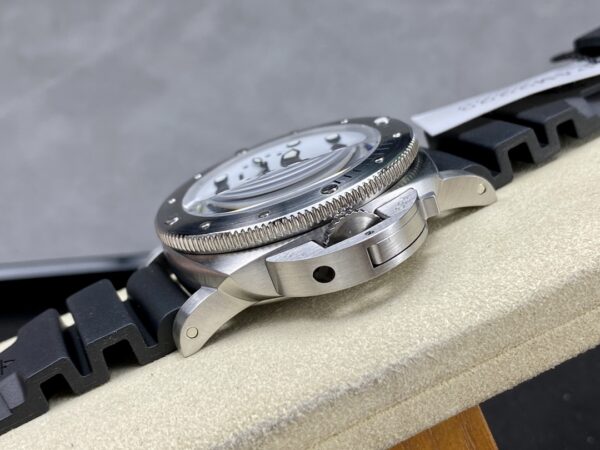 Panerai Submersible Bianco PAM02223 Replica Watches VS Factory 42mm (1)