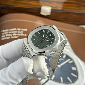 Patek Philippe Nautilus 5711 Green Dial Replica Watches Custom Like Auth (8)