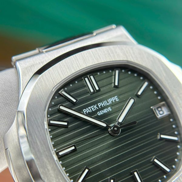 Patek Philippe Nautilus 5711 Green Dial Replica Watches Custom Like Auth (8)