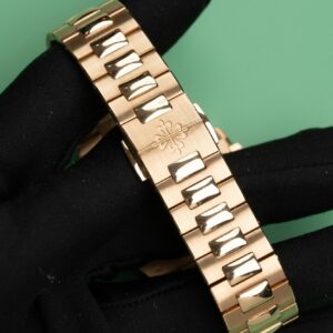 Patek Philippe Nautilus 5712 Rose Gold 18K Replica Watches Best Quality 40mm (2)