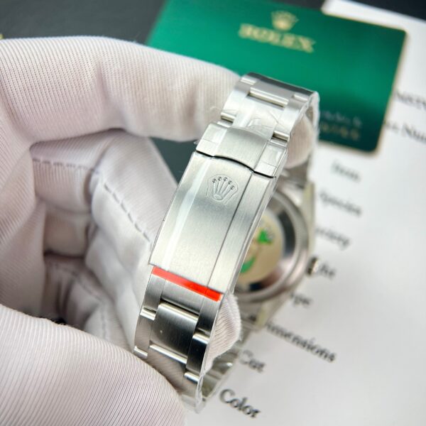 Rolex Oyster Perpetual 126000 Replica Watches Clean Factory Silver Dial 36mm (9)