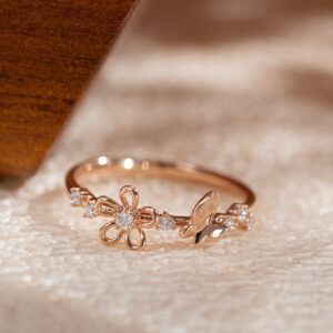 18k Rose Gold Women's Ring with Natural Diamonds in Flower Pattern Design (2)