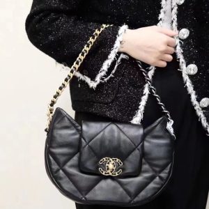 Chanel 19 Hobo Mixed Metal Hardware Lambskin Black Replica Bags 30x21x7 (2)