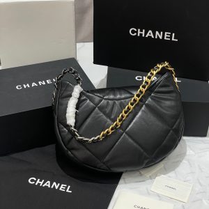 Chanel 19 Hobo Mixed Metal Hardware Lambskin Black Replica Bags 30x21x7 (2)