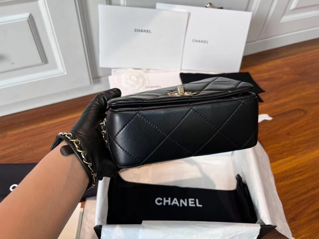 Chanel Chain Around Shoulder Black Lambskin Replica Bags Size 19cm (2)