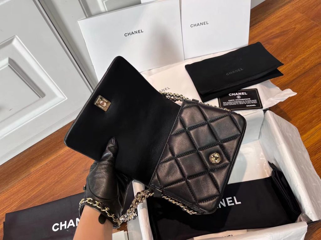 Chanel Chain Around Shoulder Black Lambskin Replica Bags Size 19cm (2)