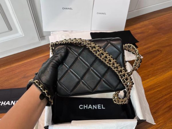 Chanel Chain Around Shoulder Black Lambskin Replica Bags Size 19cm (2)