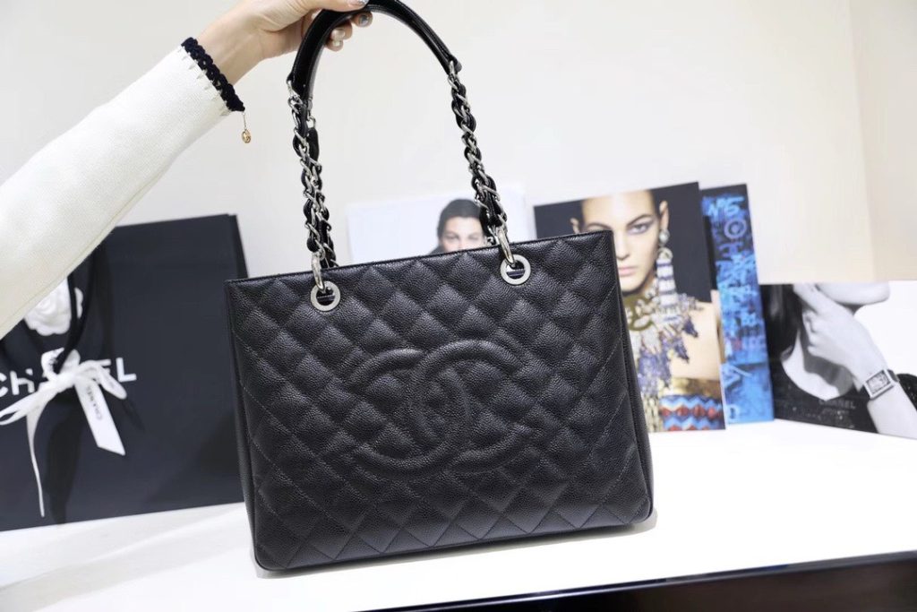 Chanel Chain Shoulder Tote Matelasse Women Black Leather Replica Bags Silver Buckle 33x23x11cm (2)