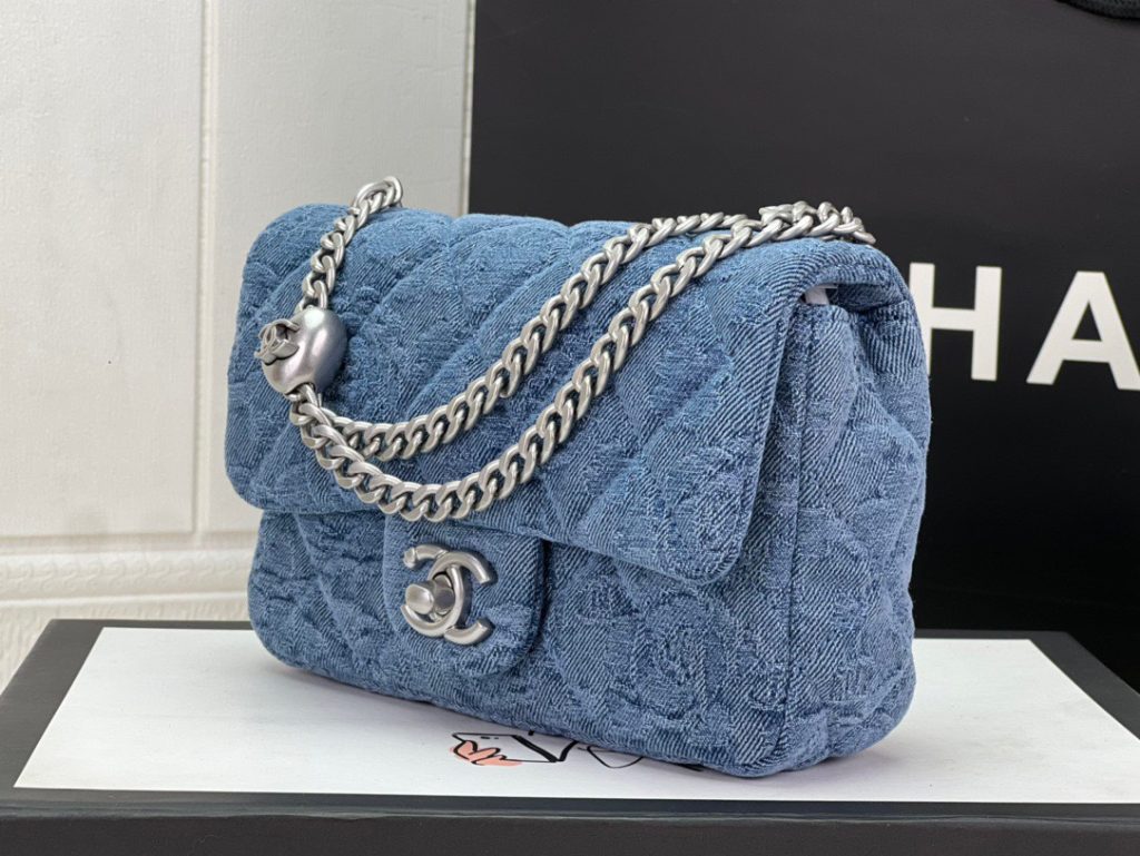 Chanel Mini Sweetheart Crush Flap Blue Replica Bags Size 19cm (2)