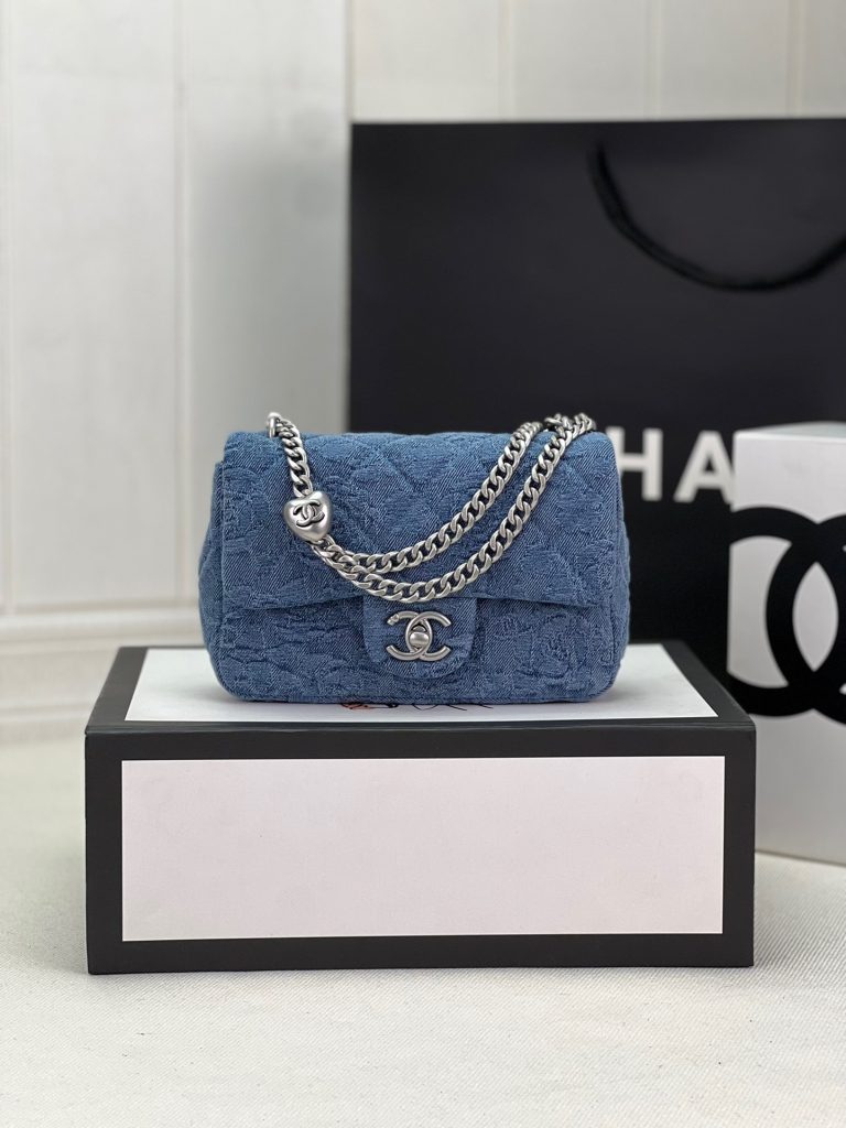 Chanel Mini Sweetheart Crush Flap Blue Replica Bags Size 19cm (2)