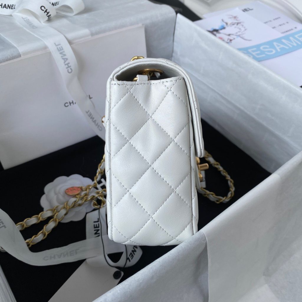 Chanel Vintage Mini Flap Coin Charm White Replica Bags Size 20cm (2)