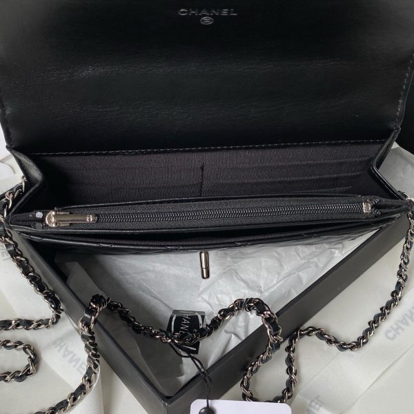 Chanel Woc Handle Smooth Leather Black Replica Bags 19x12cm (2)