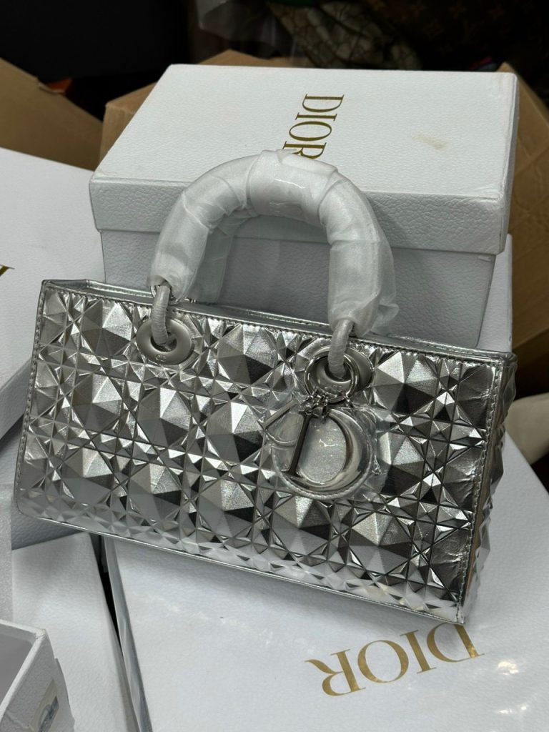 Dior Lady D-Joy Medium Silver Cannage Calfskin Diamond Motif Replica Bags 26cm (2)