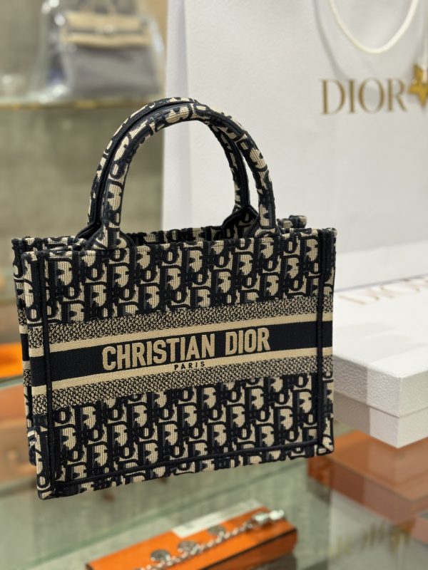 Dior Tote Brocade Embroidered Pattern Replica Bags 26 (2)