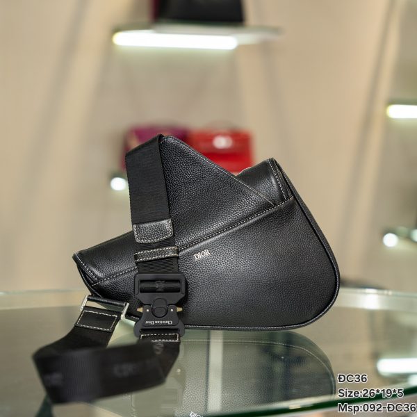 Dior x Kaws Saddle Replica Handbags Bee Embroidery Size 26x19x5cm (2)