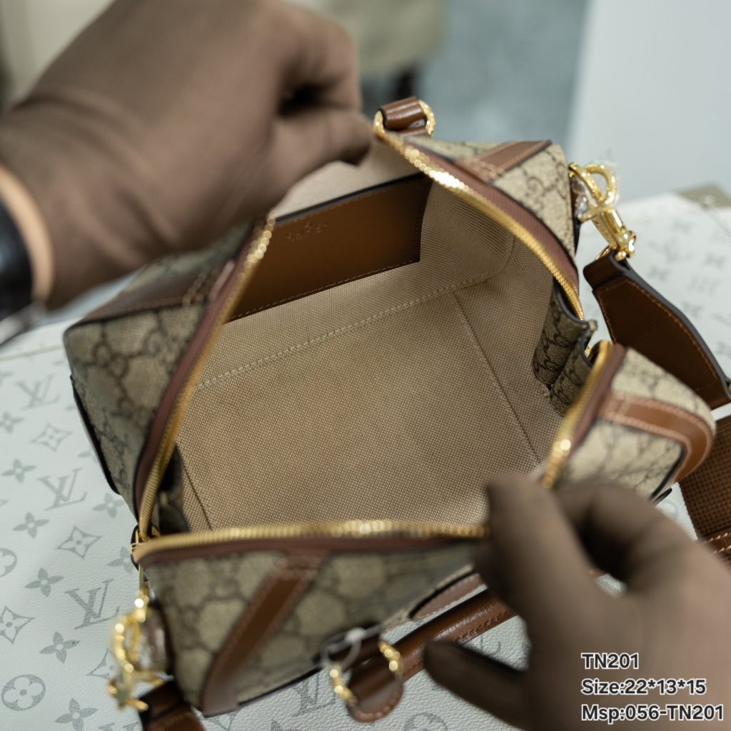 Gucci Speedy Small Duffle Interlocking Replica Bags Size 22x13x15cm (2)