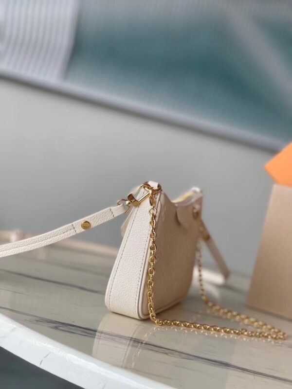 Louis Vuitton Easy Pouch On Strap White Replica Bags Size 19×11 (2)