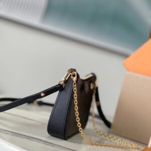 Louis Vuitton LV Easy Pouch On Strap Black Replica Handbags Size 19x11 (2)