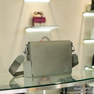 Louis Vuitton Leather Small Shoulder Logo LV Replica Bags Size 29x23x10cm (2)