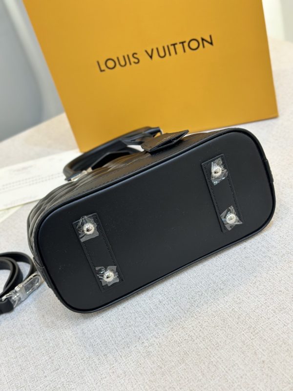 Louis Vuitton Nano Alma Malletage Leather Replica Bags Size 32x25x16cm (2)