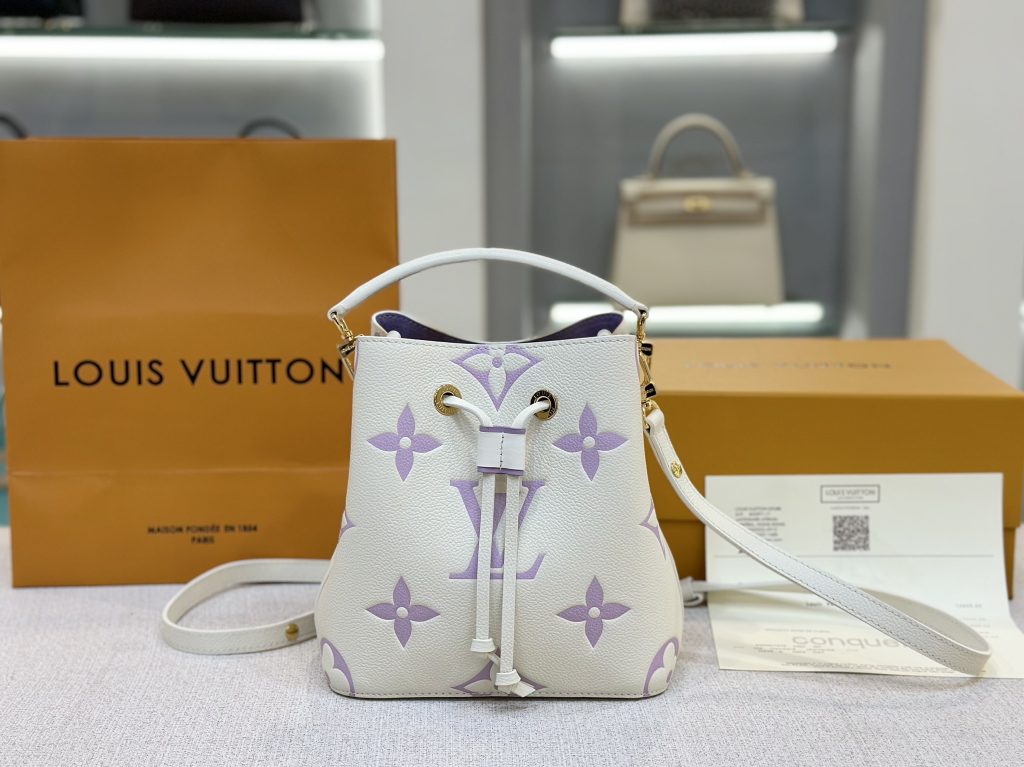 Louis Vuitton Nano Noe Bicolor Monogram Replica Handbags Size 20cm (2)