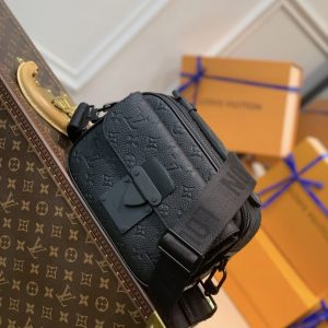 Louis Vuitton S Lock Messenger Black Replica Bags Size 22x18x8cm (1)