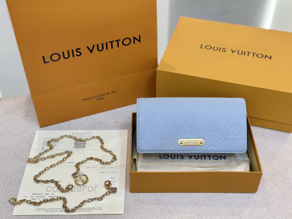 Louis Vuitton Wallet On Chain Lily Monogram Blue Size 21x3 (2)