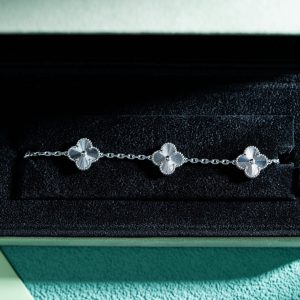 Van Cleef & Arpels Alhambra Bracelet 5 Motifs Custom Natural Diamond White Gold 18k (2)