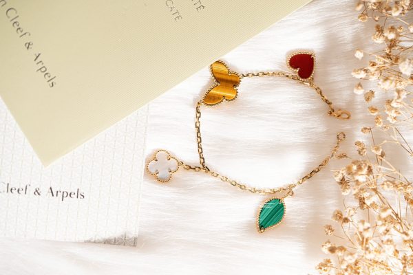 Van Cleef & Arpels Lucky Alhambra Bracelet 4 Motifs Gold 18k Custom Jewelry (2)