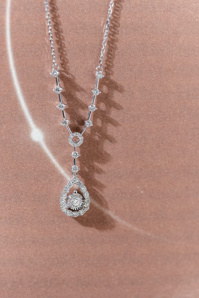 Women's Necklace Teardrop-Shaped Custom Natural Diamond White Gold 18k (2)