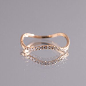 Women's Ring With Wavy Design Crafted In 18k Rose Gold And Studded With Natural Diamonds (2)