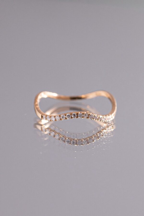 Women's Ring With Wavy Design Crafted In 18k Rose Gold And Studded With Natural Diamonds (2)