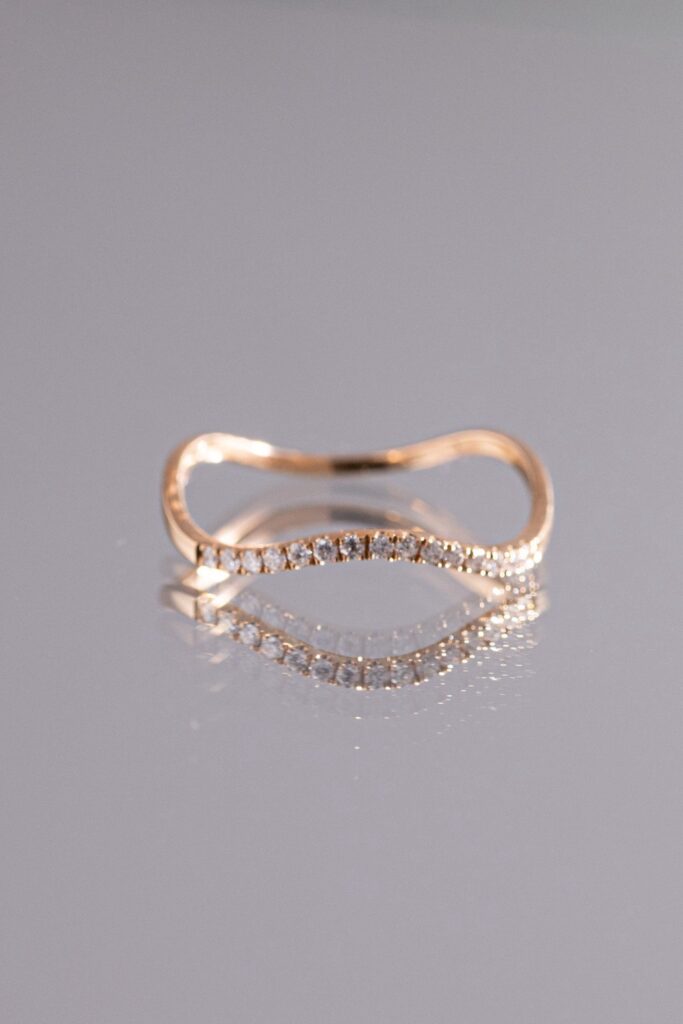 Women's Ring With Wavy Design Crafted In 18k Rose Gold And Studded With Natural Diamonds (2)