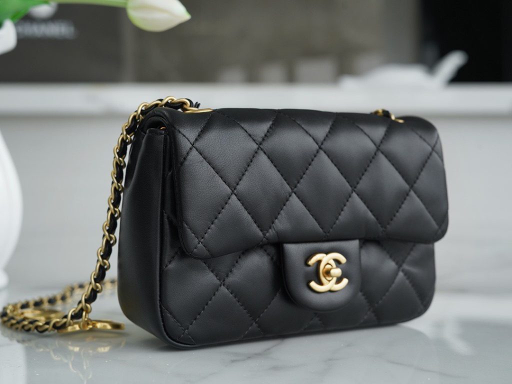 Chanel Classic Charm Heart Womens Black Replica Bags Size 20cm (2)