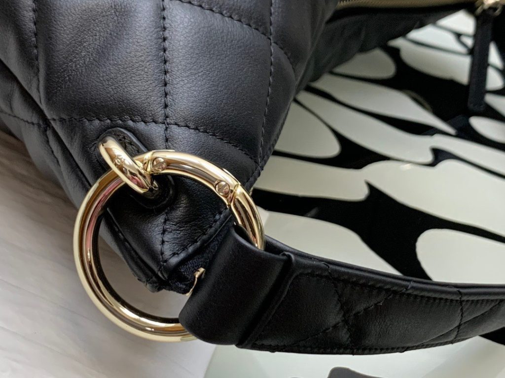 Chanel Maxi Hobo Womens Replica Bags Calf Leather Black Size 29x22x10cm (2)